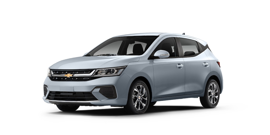 Nuevo compacto 4 puertas Chevrolet Aveo Hatchback 2025 en color plata