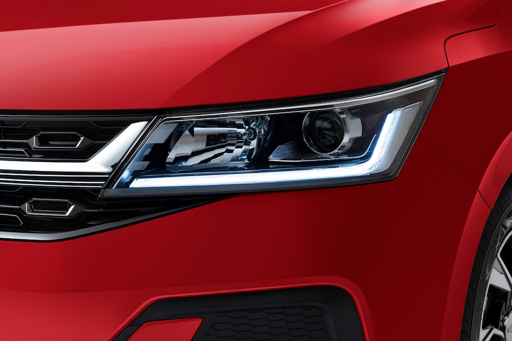 Nuevo auto Chevrolet Aveo HB 2025, monovolúmen con luces diurnas en LED con dirección integrada